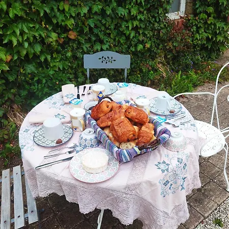 Le Jardin Poulard Bed and breakfast Aignerville
