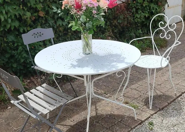 Le Jardin Poulard Bed & Breakfast Aignerville